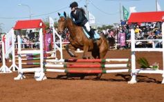 Foto de la galería: A orillas del Paraná: la equitación nacional deslumbró en el Balneario Costa Sur de Posadas