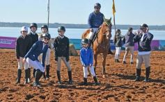Foto de la galería: A orillas del Paraná: la equitación nacional deslumbró en el Balneario Costa Sur de Posadas