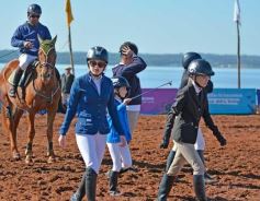 Foto de la galería: A orillas del Paraná: la equitación nacional deslumbró en el Balneario Costa Sur de Posadas