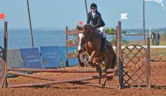 Foto de la galería: A orillas del Paraná: la equitación nacional deslumbró en el Balneario Costa Sur de Posadas