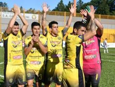 Foto de la galería: Federal A: Crucero cayó en casa pero sigue cerca de la punta en su zona