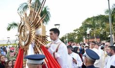 Foto de la galería: Corpus Christi en Posadas: multitudinario encuentro en la celebración de la fe católica
