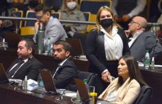 Foto de la galería: Parlamento Misionero: fomentarán la producción y consumo de miel de diferentes especies florales