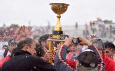 Foto de la galería: Villa Sarita está de fiesta: La Franja gritó campeón con la casa llena