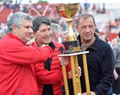 Foto de la galería: Villa Sarita está de fiesta: La Franja gritó campeón con la casa llena