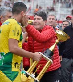 Foto de la galería: Villa Sarita está de fiesta: La Franja gritó campeón con la casa llena