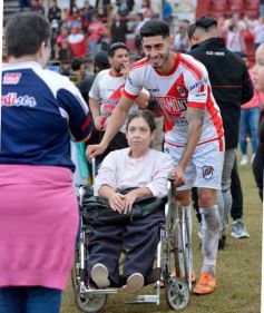 Foto de la galería: Villa Sarita está de fiesta: La Franja gritó campeón con la casa llena