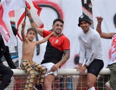 Foto de la galería: Villa Sarita está de fiesta: La Franja gritó campeón con la casa llena