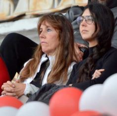 Foto de la galería: Villa Sarita está de fiesta: La Franja gritó campeón con la casa llena