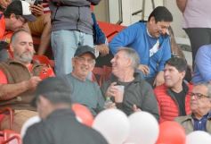 Foto de la galería: Villa Sarita está de fiesta: La Franja gritó campeón con la casa llena