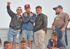 Foto de la galería: Villa Sarita está de fiesta: La Franja gritó campeón con la casa llena