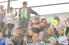 Foto de la galería: Villa Sarita está de fiesta: La Franja gritó campeón con la casa llena