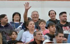 Foto de la galería: Villa Sarita está de fiesta: La Franja gritó campeón con la casa llena