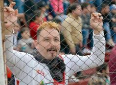 Foto de la galería: Villa Sarita está de fiesta: La Franja gritó campeón con la casa llena