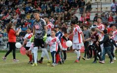 Foto de la galería: Villa Sarita está de fiesta: La Franja gritó campeón con la casa llena