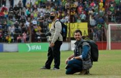 Foto de la galería: Villa Sarita está de fiesta: La Franja gritó campeón con la casa llena