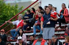 Foto de la galería: Villa Sarita está de fiesta: La Franja gritó campeón con la casa llena