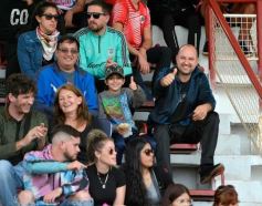 Foto de la galería: Villa Sarita está de fiesta: La Franja gritó campeón con la casa llena