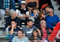 Foto de la galería: Villa Sarita está de fiesta: La Franja gritó campeón con la casa llena