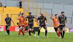 Foto de la galería: Federal A: con el último empate de local, Ricardone se despidió de Crucero