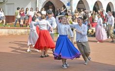 Foto de la galería: Peña Patria del 9 de Julio en el Instituto Madre de La Misericordia de Posadas