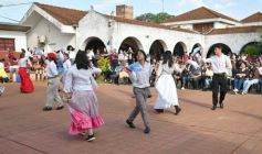 Foto de la galería: Peña Patria del 9 de Julio en el Instituto Madre de La Misericordia de Posadas