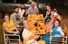 Foto de la galería: Noche de viernes familiar, de hamburguesas y pizzas en Posadas