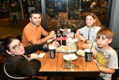 Foto de la galería: Noche de viernes familiar, de hamburguesas y pizzas en Posadas