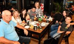 Foto de la galería: Noche de viernes familiar, de hamburguesas y pizzas en Posadas