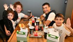 Foto de la galería: Noche de viernes familiar, de hamburguesas y pizzas en Posadas