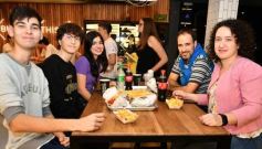 Foto de la galería: Noche de viernes familiar, de hamburguesas y pizzas en Posadas