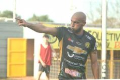 Foto de la galería: Cruce redondo: el Colectivero sumó de a tres y dejó sin invicto al puntero en el Federal A