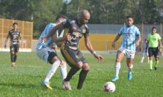 Foto de la galería: Cruce redondo: el Colectivero sumó de a tres y dejó sin invicto al puntero en el Federal A