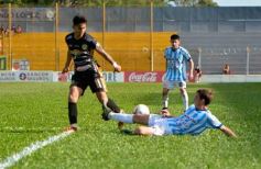 Foto de la galería: Cruce redondo: el Colectivero sumó de a tres y dejó sin invicto al puntero en el Federal A