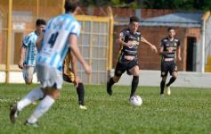 Foto de la galería: Cruce redondo: el Colectivero sumó de a tres y dejó sin invicto al puntero en el Federal A