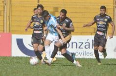 Foto de la galería: Cruce redondo: el Colectivero sumó de a tres y dejó sin invicto al puntero en el Federal A