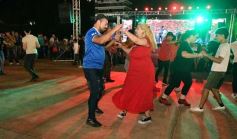 Foto de la galería: Con ritmo latino: bachata y encuentro sumaron el disfrute en la noche de viernes posadeño
