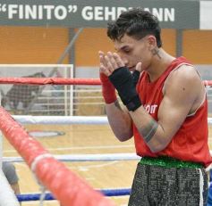 Foto de la galería: Velada de Boxeo: el festejo posadeño copó el ring en el "Finito"
