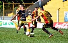 Foto de la galería: Federal A: después de otra caida en casa, el Colectivero renueva plantel