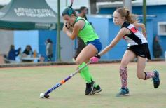 Foto de la galería: Corona, invicto y ascenso: Guaraní campeón del Regional B de Hockey