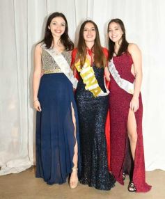 Foto de la galería: Estudiantina 2022: el Colegio del Carmen ya tiene a sus soberanos