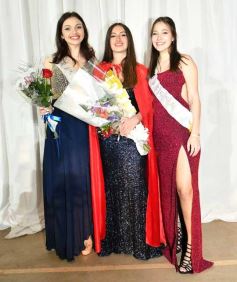 Foto de la galería: Estudiantina 2022: el Colegio del Carmen ya tiene a sus soberanos