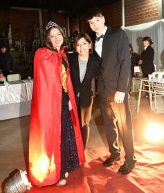 Foto de la galería: Estudiantina 2022: el Colegio del Carmen ya tiene a sus soberanos