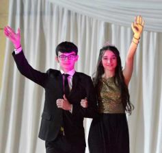 Foto de la galería: Estudiantina 2022: el Colegio del Carmen ya tiene a sus soberanos