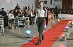 Foto de la galería: Estudiantina 2022: el Colegio del Carmen ya tiene a sus soberanos