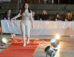 Foto de la galería: Estudiantina 2022: el Colegio del Carmen ya tiene a sus soberanos