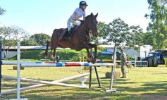 Foto de la galería: Torneo de Equitación: los saltos hípicos animaron otro domingo de salida familiar en Posadas
