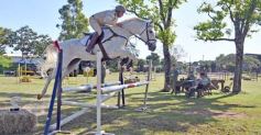Foto de la galería: Torneo de Equitación: los saltos hípicos animaron otro domingo de salida familiar en Posadas