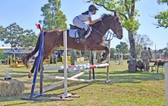 Foto de la galería: Torneo de Equitación: los saltos hípicos animaron otro domingo de salida familiar en Posadas