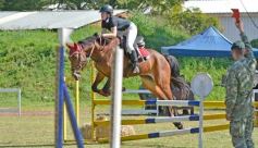 Foto de la galería: Torneo de Equitación: los saltos hípicos animaron otro domingo de salida familiar en Posadas
